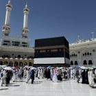 كيف يبقى رخام صحن المطاف في المسجد الحرام باردا نهارا؟