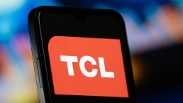 TCL تعود للأسواق مع هاتف منافس