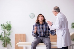 الخوف من العيادات الطبية.. أسباب نفسية خفية لدى البالغين