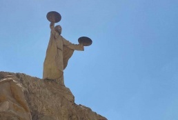 حفل صاخب داخل دير مسيحي يثير موجة غضب في مصر