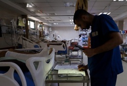 في عتمة الحصار.. فلسطينية تستعيد بصرها في غزة بزراعة قرنية