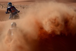 انسحاب متصدر الدراجات النارية كورنيخو بعد تعرضه لحادث في رالي داكار