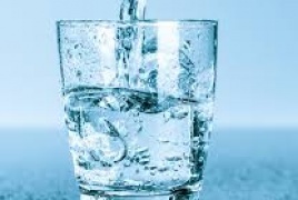 ما كمية الماء التي يجب شربها في اليوم لضمان الفوائد الصحية؟