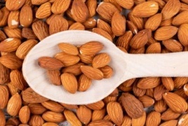 ماذا يحدث للجسم عند تناول اللوز يوميا؟