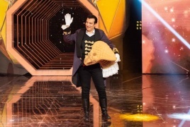 إيهاب توفيق يتوج فائزاً بالموسم الأول من برنامج The Masked Singer- إنت مين؟