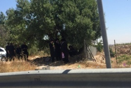 مستوطنين ينتشرون على الشارع الاستيطاني 60 جنوب بيت لحم