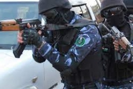 الشرطة تقبض على مطلوب بقضايا نصب وإحتيال وسطو في بيت لحم الشرطة 
