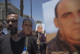  بعد الإفراج عن المتهمين بقتل نزار.. عائلة بنات: لن نقبل الحل العشائري