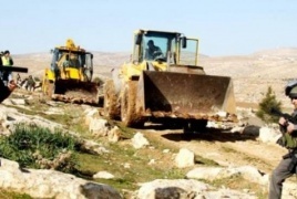  الاحتلال يستولي على جرافة في قرية الولجة شمال غرب بيت لحم