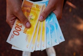 "المالية": رواتب الموظفين عن شهر آب غدا بنسبة 80%