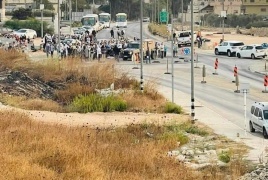 الاحتلال يغلق الحواجز المحيطة بنابلس والمستوطنون يواصلون اعتداءاتهم