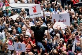 السلطات الأردنية تعتقل العشرات والملك يحذر من المساس بالأمن