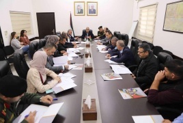 الضابطة الجمركية تناقش تنفيذ قرار مجلس الوزراء بالتعامل مع المركبات غير القانونية في  قلقيلية