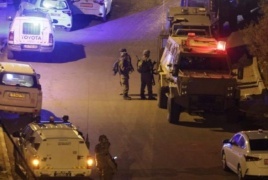 الاحتلال يحاصر منزلين في العبيدية 