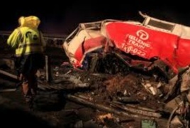 29 قتيلا و85 جريحا جراء تصادم بين قطارين باليونان
