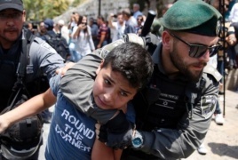 الاحتلال يفرض الحبس المنزلي على شاب من القدس