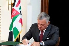 مسنة فلسطينية تناشد الملك عبد الله الثاني 