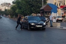 اعلن الهلال الاحمر عن اصابة بالرصاص الحي في الفخد خلال اقتحام قوات خاصة مخيم الدهيشه وتختطف الشاب يزن الجعيدي 