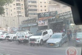 داهم الاحتلال  عشرات المحلات التجارية في مخيم شعفاط