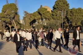  اقتحم مئات المستوطنين المسجد الاقصى وصلوات جماعية وعلنية في خامس أيام" عيد العرش "