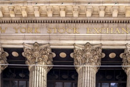 صعدت عملة البيتكوين والذهب يتراجع في ظل نتائج أولية تحدثت عن فوز ترامب.