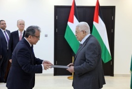 تقبل  الرئيس دولة فلسطين  أوراق رئيس مكتب تمثيل اليابان لدى فلسطين .