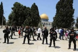 مستعمرون يقتحمون المسجد الأقصى  وأدوا طقوسا تلمودية بحماية شرطة الاحتلال.