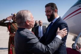 ملك الأردن يستقبل الرئيس السوري في زيارته الأولى.