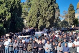 الاحتلال يصادق على السماح لـ10 آلاف فلسطيني الدخول للقدس غدا
