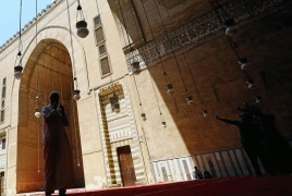 طبيب مصري مشهور يحذر من تناول الإفطار فورا بعد أذان المغرب