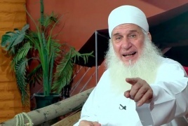 فنانة مصرية ترفض  الزواج من محمد حسين  منعني من العمل .