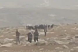 مستوطنون يعتدون على ممتلكات المواطنين في المنيا جنوب بيت لحم
