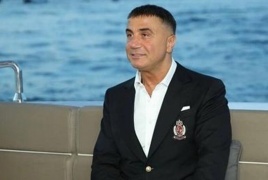  زعيم مافيا تركي يمنح رجلا حوالي 80 ألف دولار بسبب فيديو.