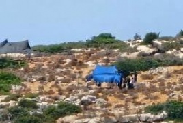 مستعمرون ينصبون خيمتين على أراضي المواطنين في مسافر يطا جنوب الخليل