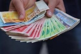 وزارة العمل تعلن صرف دفعة مالية جديدة لمساعدة عمال غزة الموجودين في المحافظات الشمالية