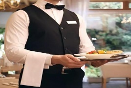  كندية تتهم كفيفا بالتحرش بجسدها في "مطعم الظلام" بمصر.