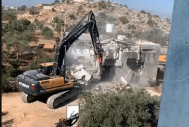 (محدث) الاحتلال يهدم أربعة منازل وبركسين في شقبا شمال غرب رام الله