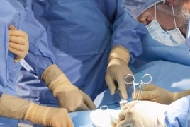أطباء روس يجرون عملية "استئصال نصف جسد" لرجل مصاب بسرطان الجلد