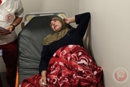 مستوطنون يهاجمون عائلة غرب الخليل وجيش الاحتلال يحتجزها لساعات
