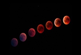 مشهد مهيب لخسوف القمر الكلي "قمر الدم" في سماء العديد من الدول