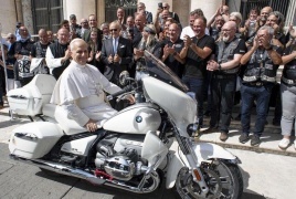 بيع دراجة بابا الفاتيكان في مزاد علني
