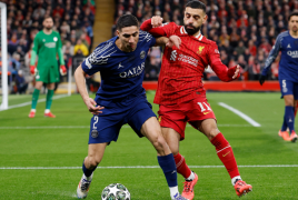 من يستحق الكرة الذهبية الإفريقية لعام 2025؟.. مقارنة حاسمة بالأرقام بين صلاح وحكيمي