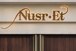 طوابير ضخمة أمام مطعم نصرت في لندن