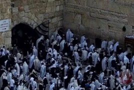 مستوطنون يقتحمون الأقصى ويؤدون طقوساً تلمودية بحماية الاحتلال
