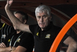 مدرب منتخب جنوب إفريقيا يهاجم أجواء "كان" المغرب