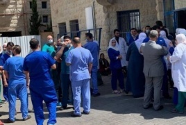 ردًا على بيان اتحاد المستشفيات الأهلية والخاصة.. اتحاد نقابات المهن الصحية يحذر بشدة: رواتب العاملين وحقوقهم في المستشفيات الخاصة والأهلية "خط أحمر"