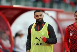 "سخرية وكرباج وصلاح سجينا".. صورة "مستفزة" تشعل الغضب في مصر قبل مواجهة بنين المرتقبة