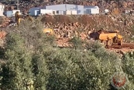 الاحتلال يجرف أراضي في ترمسعيا شمال رام الله