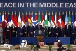 ما مضمونها؟ الولايات المتحدة توزع وثيقة على أعضاء مجلس السلام