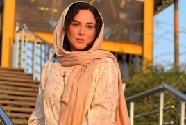 سلاف فواخرجي ترد على منتقدي ظهورها بالحجاب: الاحترام لا ينتقص من الحرية